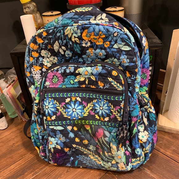 Vera Bradley back pack - Picture 2 of 8